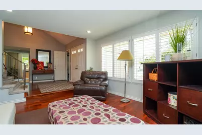 718 Pamela Wood Street, Thousand Oaks, CA 91320 - Photo 8