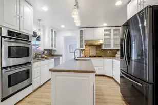 305 Mesa Ln, Santa Barbara, CA 93109 - Photo 16