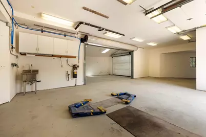 2932 Cliff Drive, Santa Barbara, CA 93109 - Photo 38