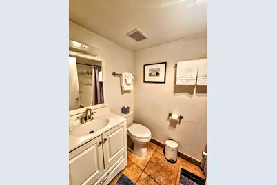 521 W Montecito Street #Apt 10, Santa Barbara, CA 93101 - Photo 8