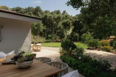 1102 Plaza Del Monte, Santa Barbara, CA 93101 - Photo 34