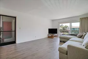 47 Dearborn Pl, Goleta, CA 93117 - Photo 2