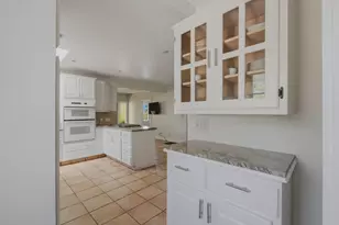 1419 Carpinteria St, Santa Barbara, CA 93103 - Photo 14