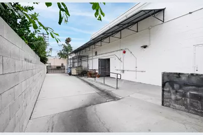 35 S Milpas Street, Santa Barbara, CA 93103 - Photo 4