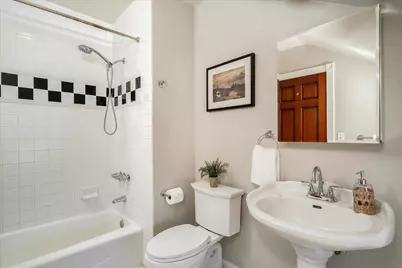 315 W Victoria Street, Santa Barbara, CA 93101 - Photo 26