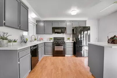 1001 E Bush Avenue, Lompoc, CA 93436 - Photo 4