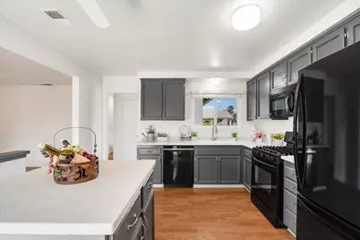 1001 E Bush Avenue, Lompoc, CA 93436 - Photo 8