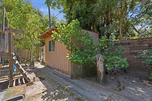 2505 Murrell Rd, Santa Barbara, CA 93109 - Photo 36