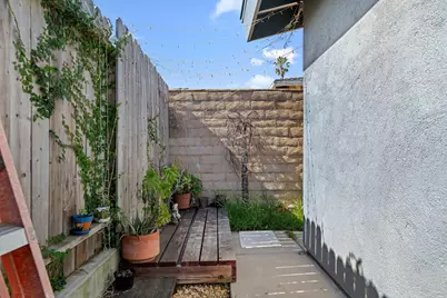 916 W Micheltorena Street, Santa Barbara, CA 93101 - Photo 20
