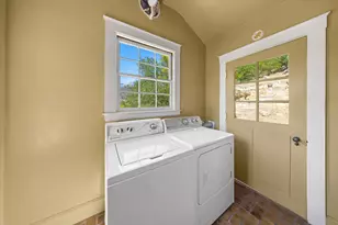 1060 Tremonto Rd, Santa Barbara, CA 93103 - Photo 16