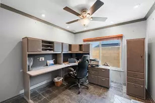 2717 Carlmont Pl, Out Of Area, CA 93065 - Photo 40