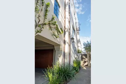218 Santa Barbara Street #D, Santa Barbara, CA 93101 - Photo 2