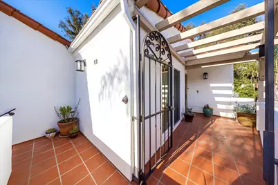 521 E Anapamu # C8, Santa Barbara, CA 93103 - Photo 16