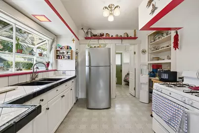 34 N Milpas Street, Santa Barbara, CA 93103 - Photo 16