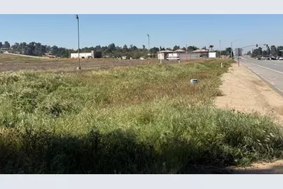 5901 Comanche Drive, Bakersfield, CA 93306 - Photo 6