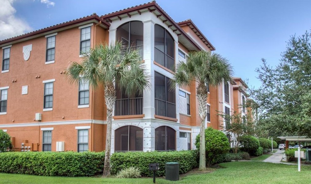 8357 38th Street Cir, Sarasota, FL 34243-3669
