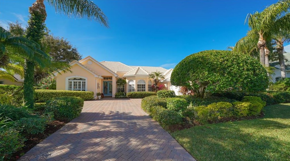 8278 Deerbrook Cir, Sarasota, FL 34238-4382