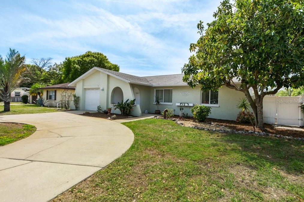 3526 Mcintosh Rd, Sarasota, FL 34232-4957