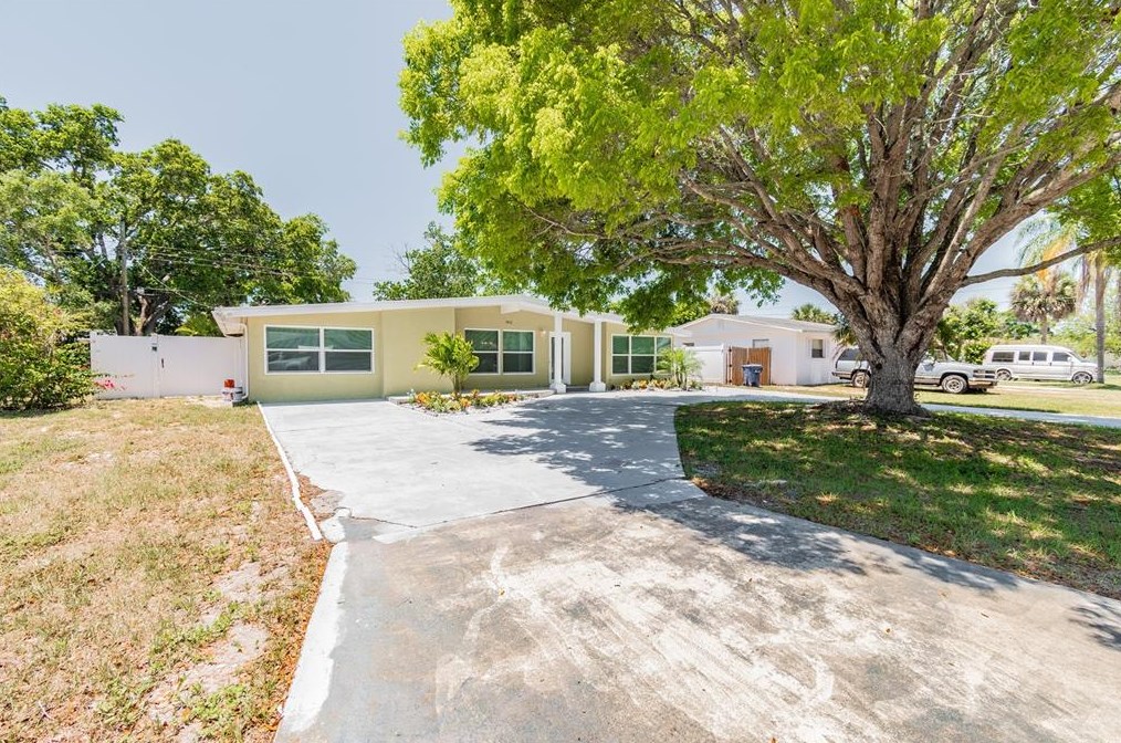 3412 Dante Dr, Sarasota, FL 34235-8010