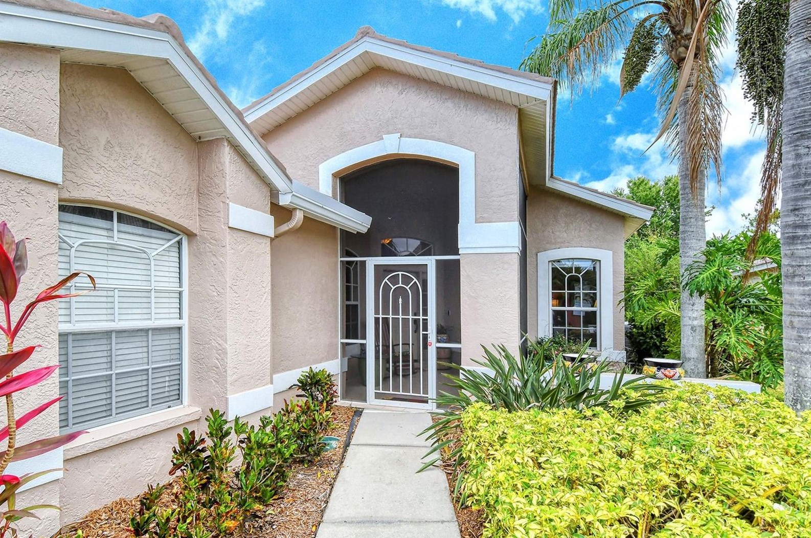 9403 Forest Hills Cir, Sarasota, FL 34238-5810