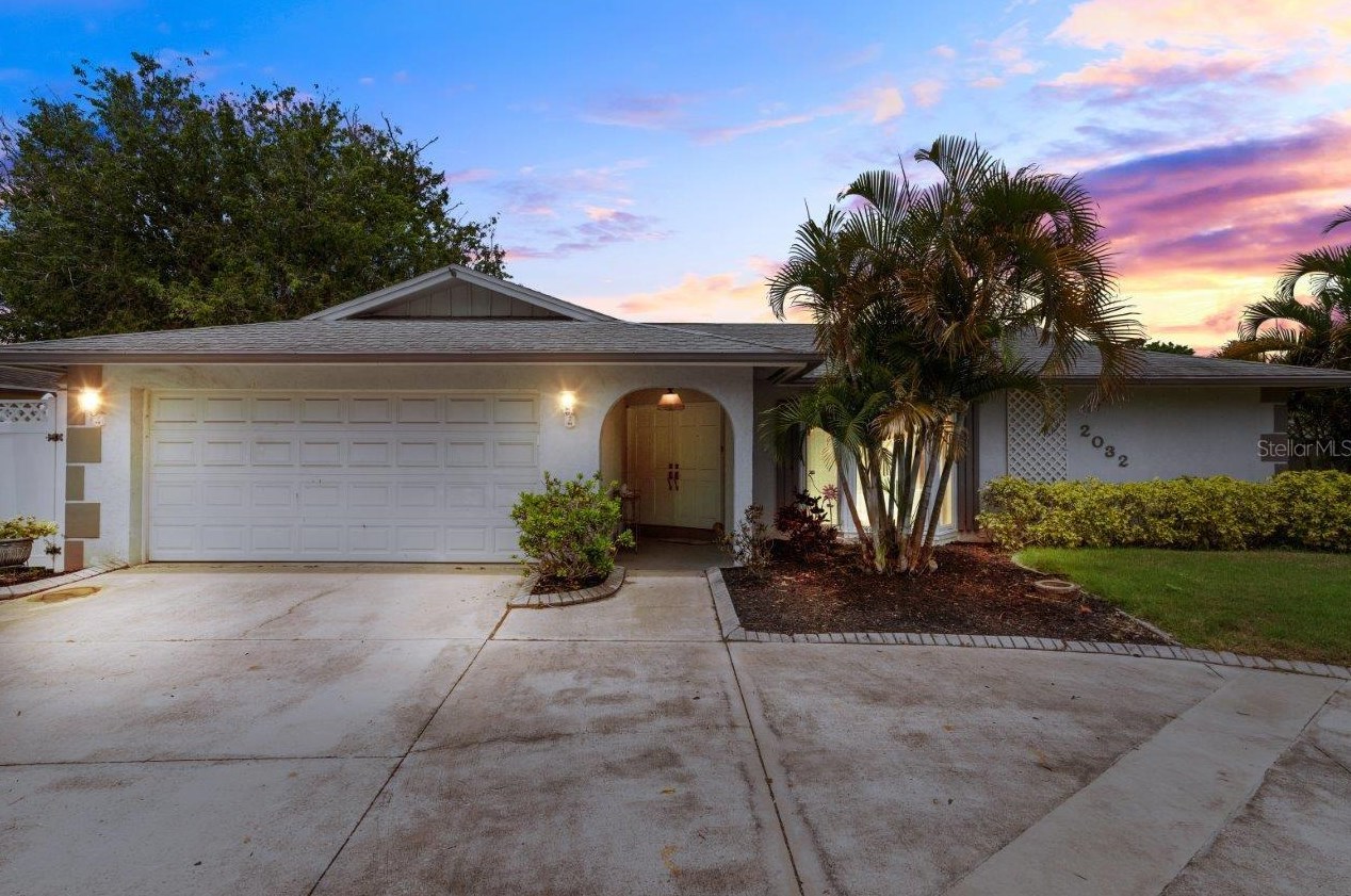 2032 Mcintosh Rd, Sarasota, FL 34232