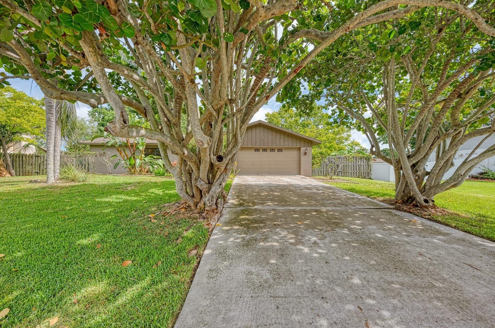 2215 Doud St, Sarasota, FL 34231-6805