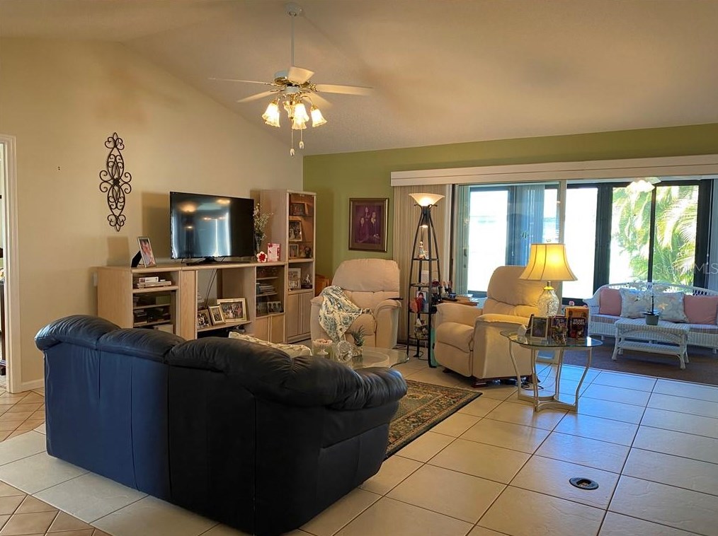 242 Park Forest Blvd, Inglewood, FL 34223-6536