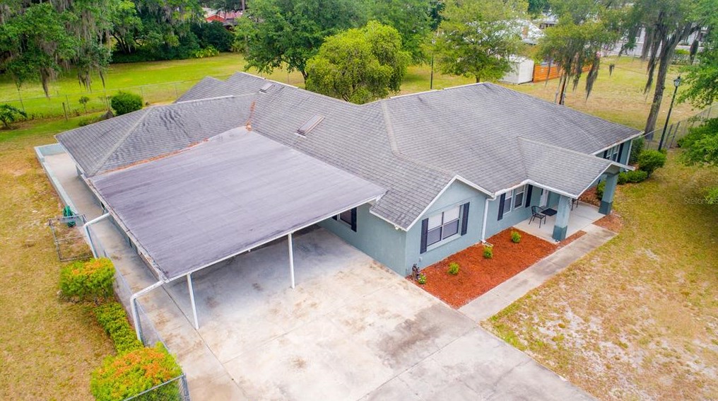 220 West St, Bushnell, FL 33513-6401