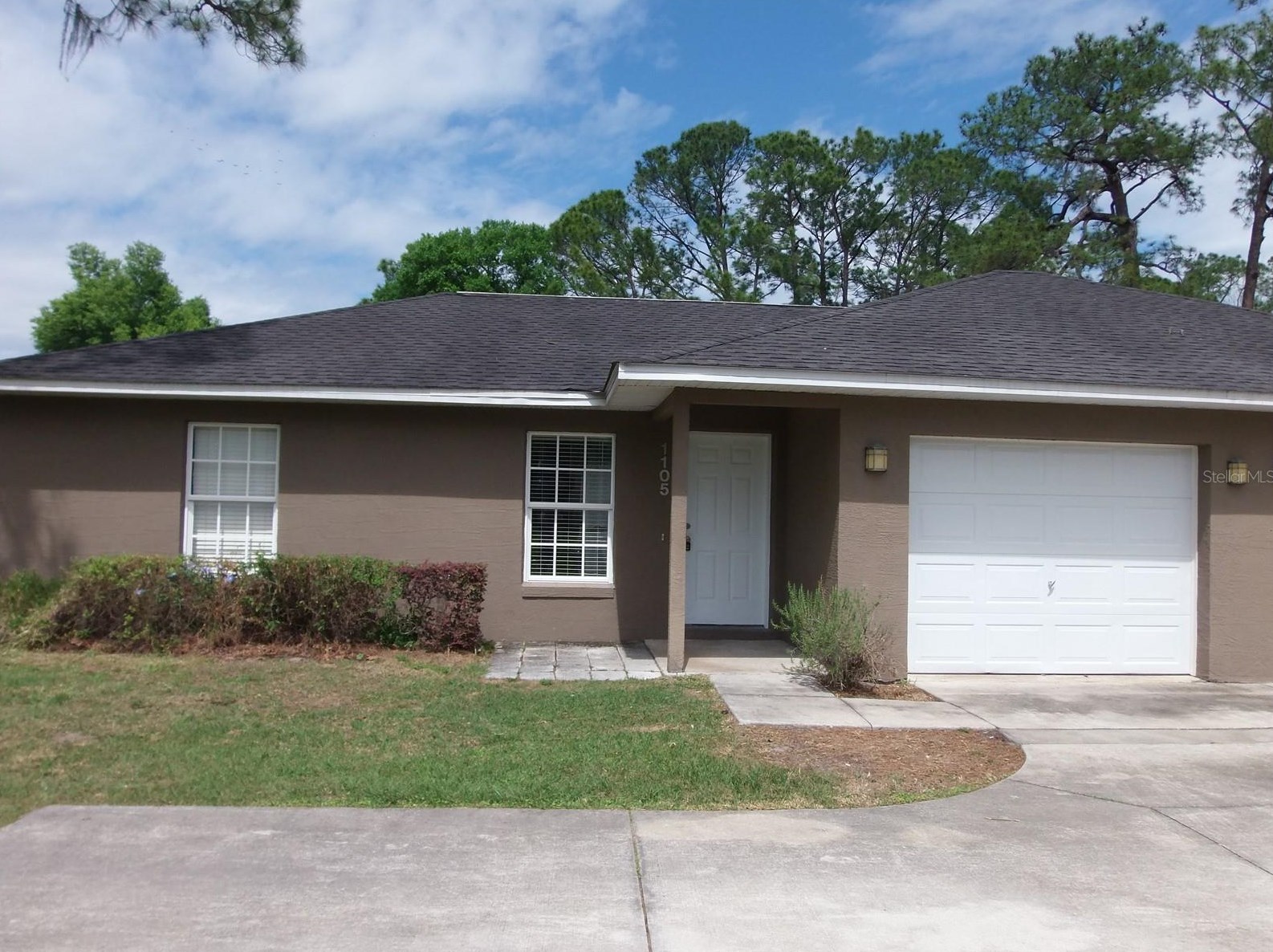 1105 N Rockingham Ave, Tavares, FL 32778