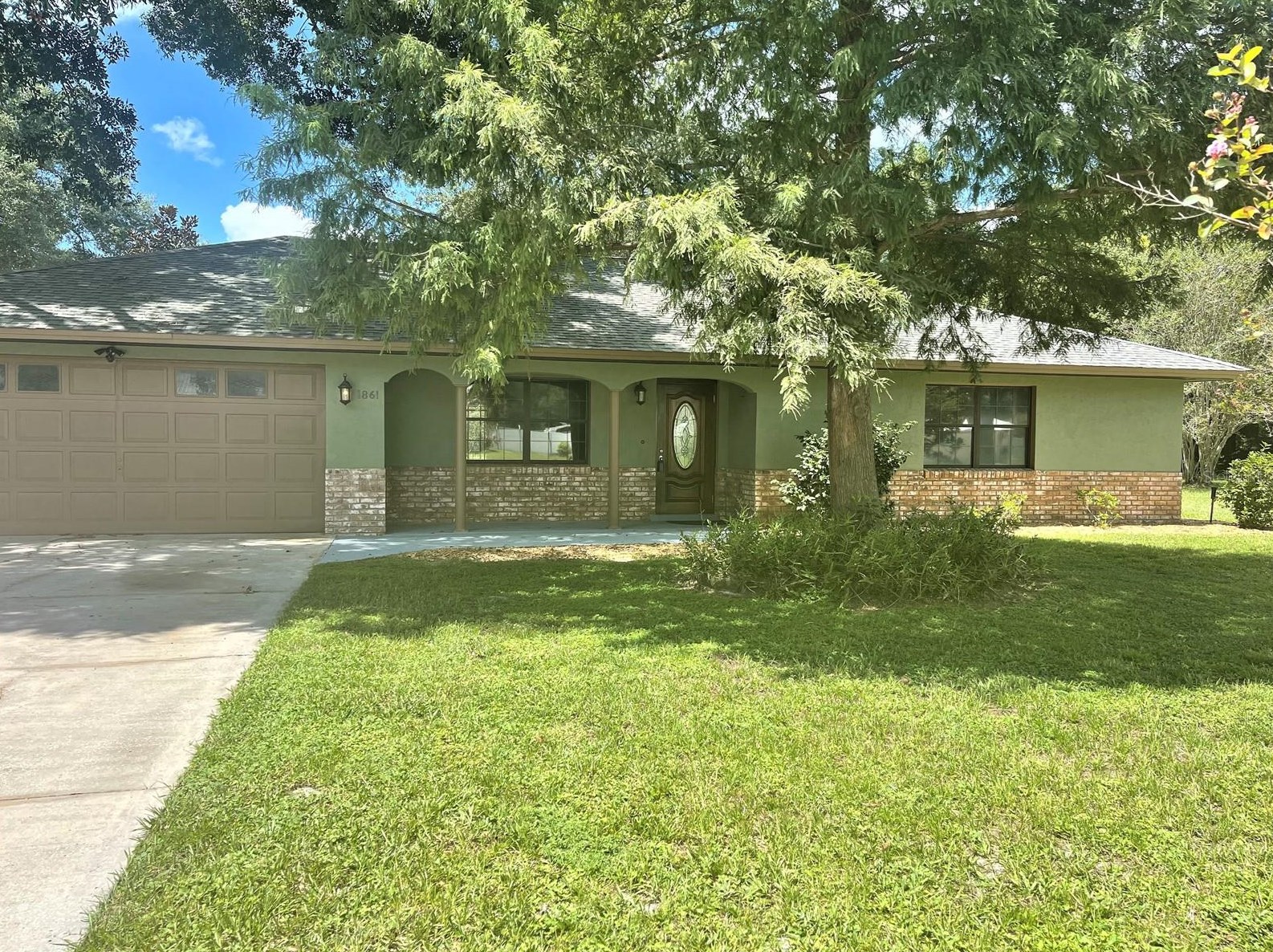 1861 Heather St, Mount Dora, FL 32757-6404