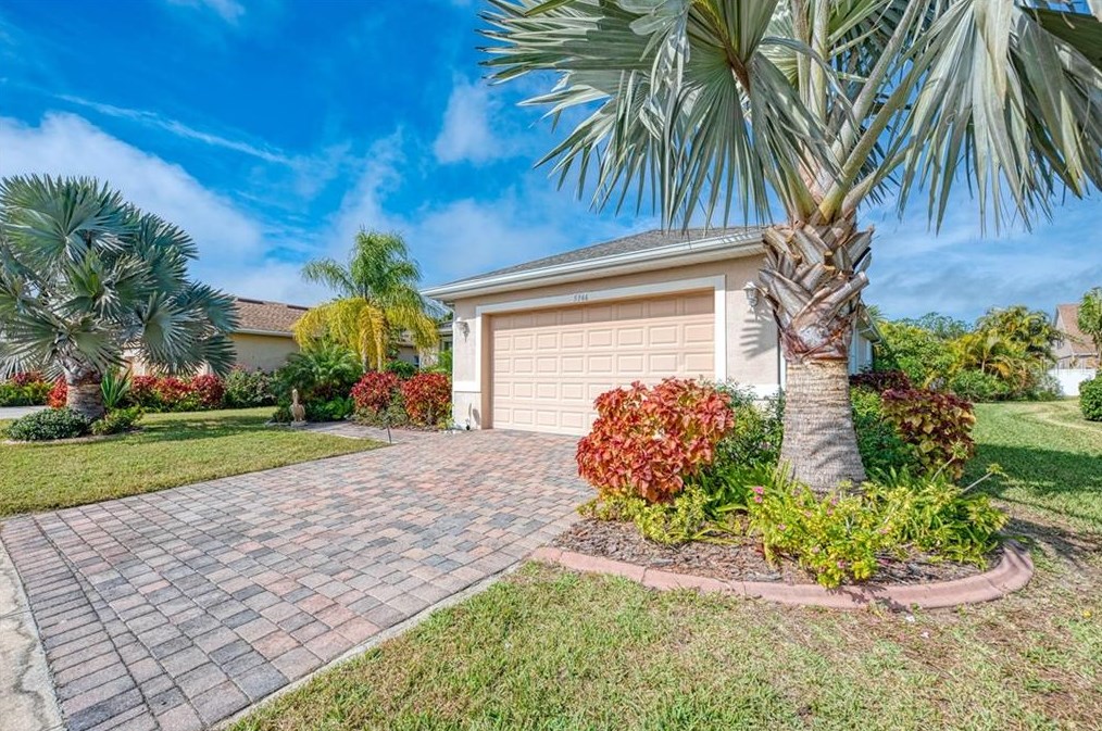 5366 Layton Dr, Venice, FL 34293-8824