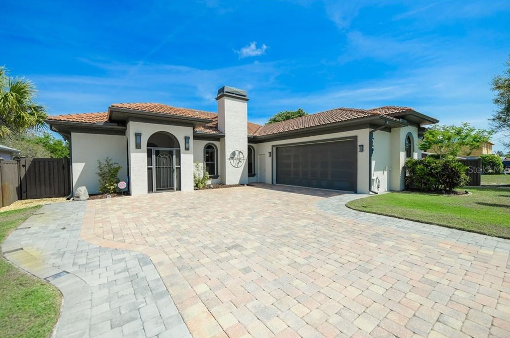 224 Gulf Dr, Venice, FL 34285-3712