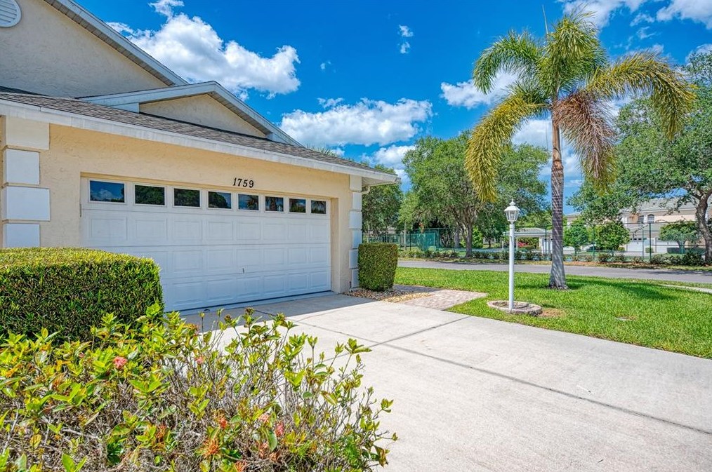 1759 Fountain View Cir, Venice, FL 34292-2361