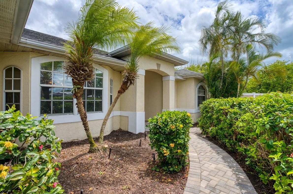 871 Lemon Bay Dr, Venice, FL