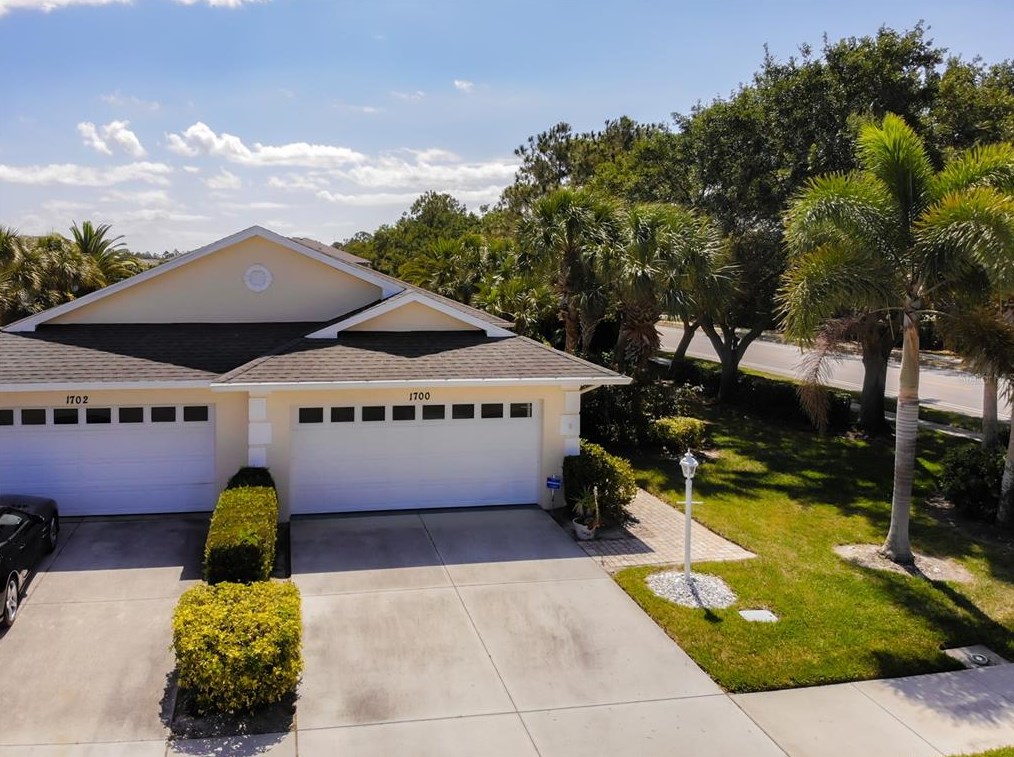 1700 Fountain View Cir, Venice, FL 34292-2359