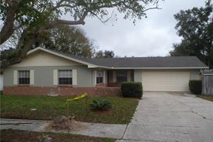 130 Red Rose Cir Orlando Fl 32835 Mls O5549703 Coldwell Banker 7019 Hennepin Blvd Photo 1