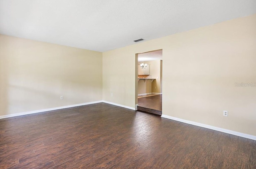 27838 Lisa Dr, Tavares, FL 32778