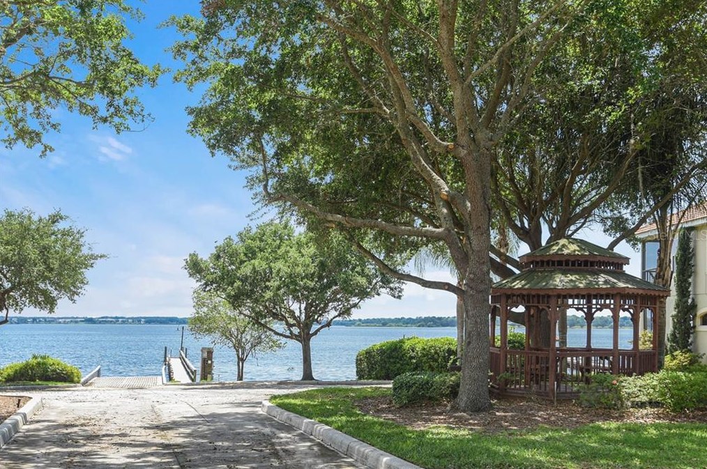 702 Johns Landing Way, Winter Garden FL  34787-8966 exterior