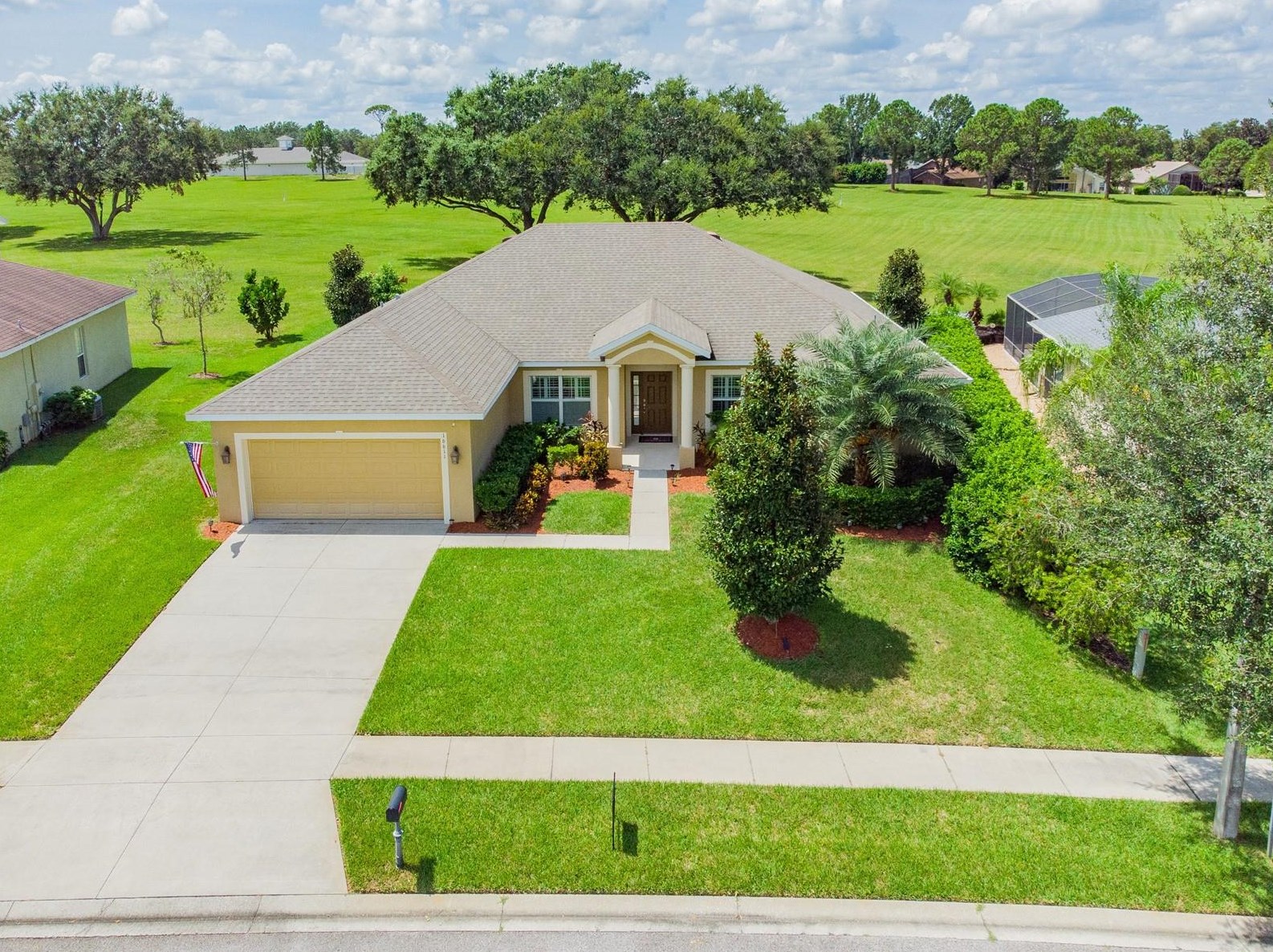 16611 Spring Park Dr, Clermont, FL 34711-7947