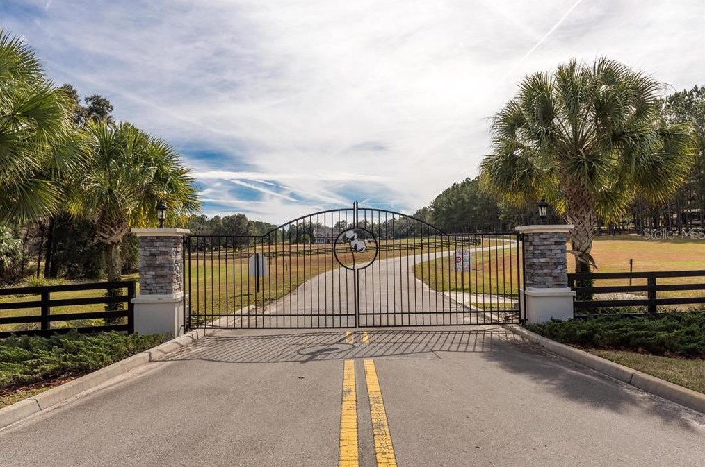 998 144th Court Rd, Ocala, FL 34481-1024
