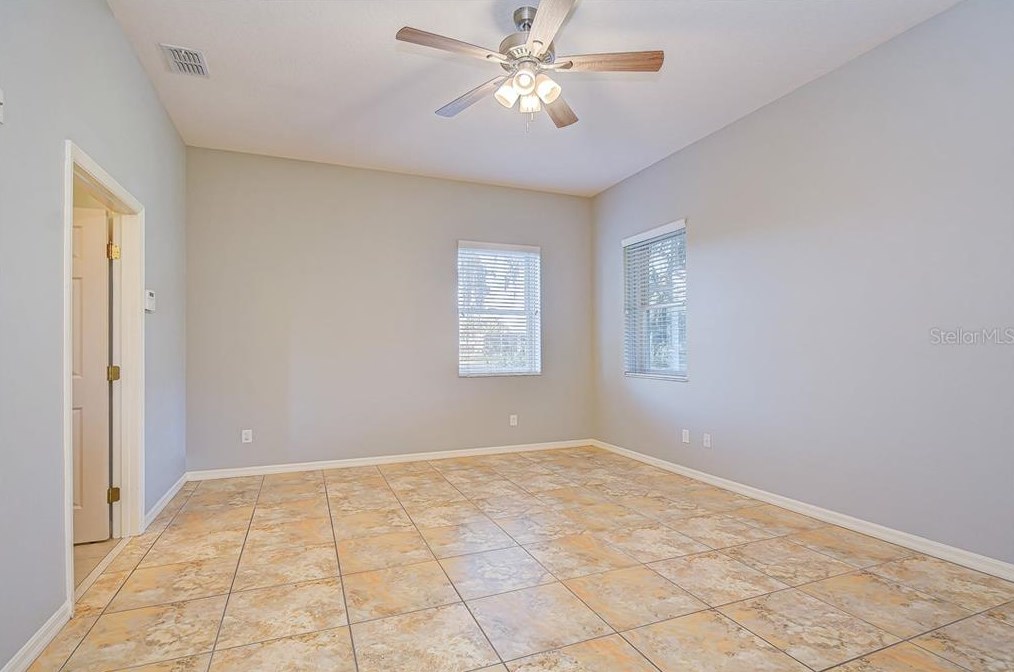 8304 Bob Wiggs Ave, Lithia FL  33547-2236 exterior