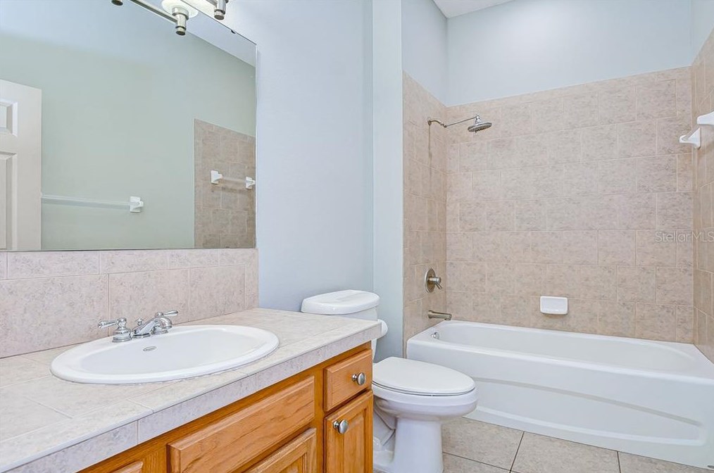 8304 Bob Wiggs Ave, Lithia FL  33547-2236 exterior