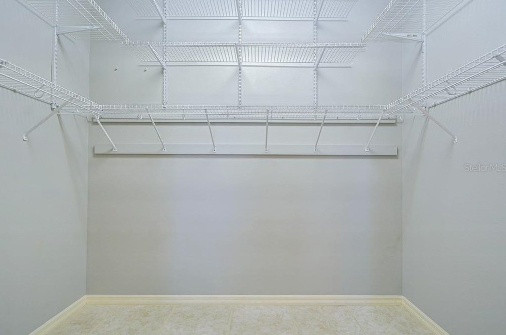 8304 Bob Wiggs Ave, Lithia FL  33547-2236 exterior