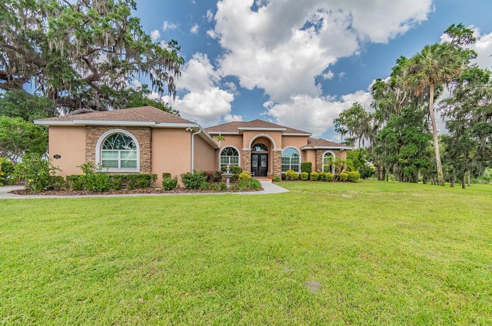 819 John Cressler Dr, Seffner, FL 33584-3919