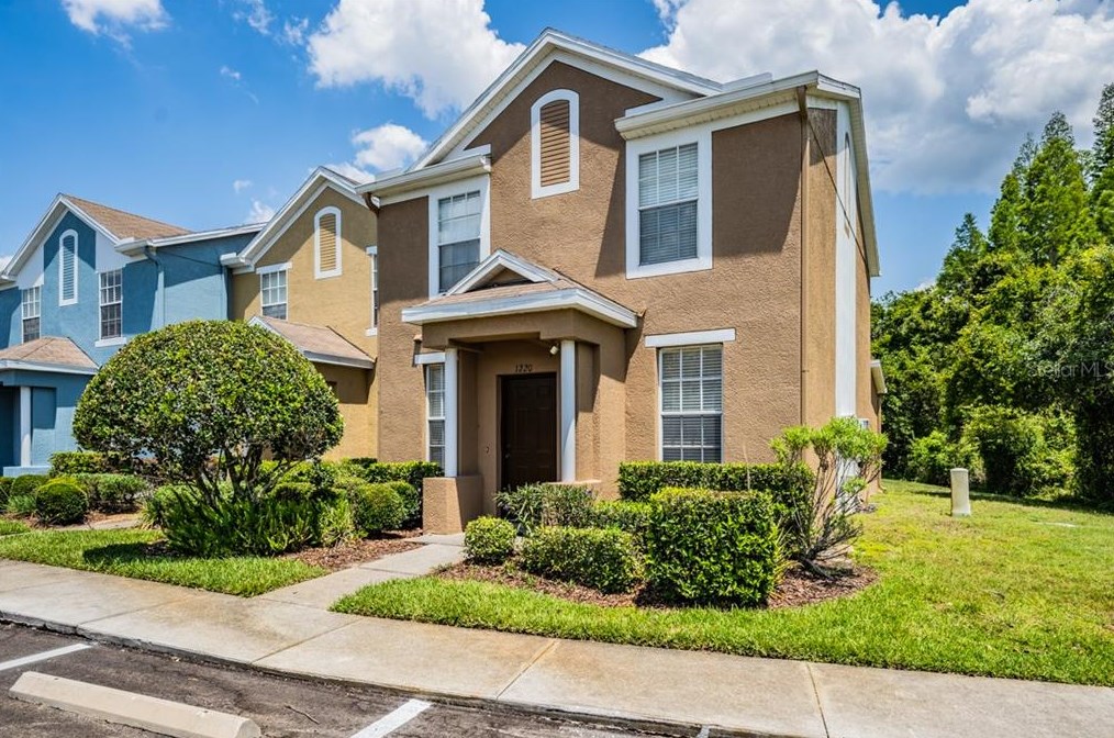 Charlesworth Dr Zephyrhills FL - Full