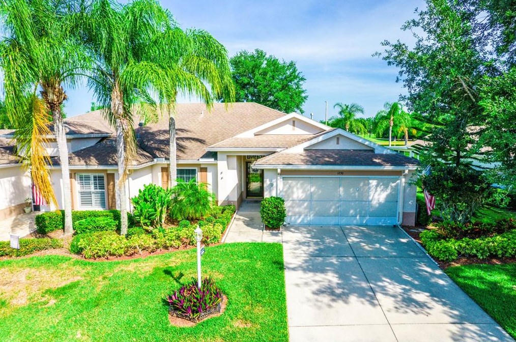 1230 Corinth Greens Dr, Ruskin, FL 33573-8057