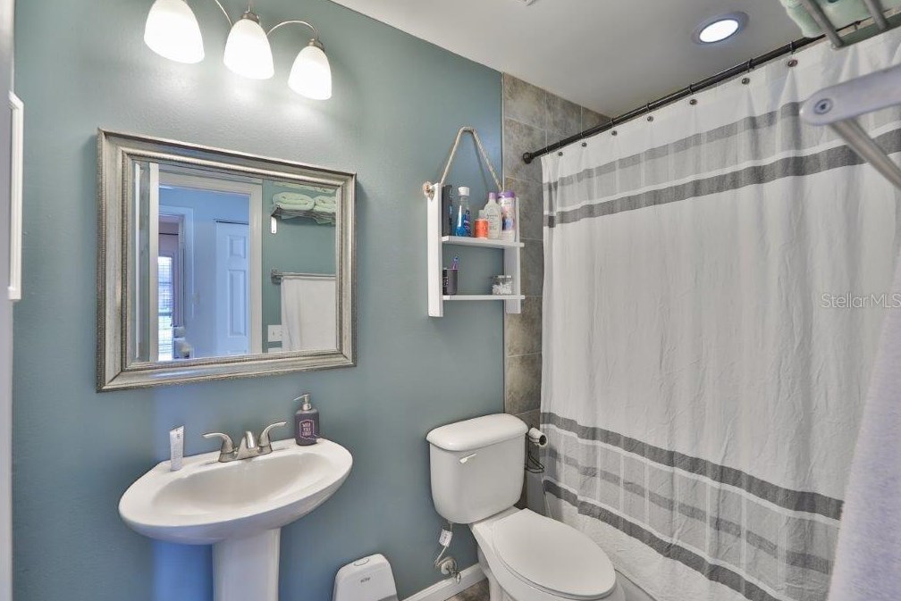 4035 Forecast Dr, Brandon FL  33511-8022 exterior