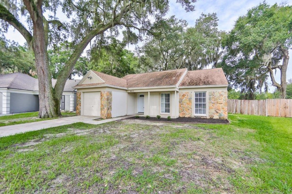 4035 Forecast Dr, Brandon FL  33511-8022 exterior
