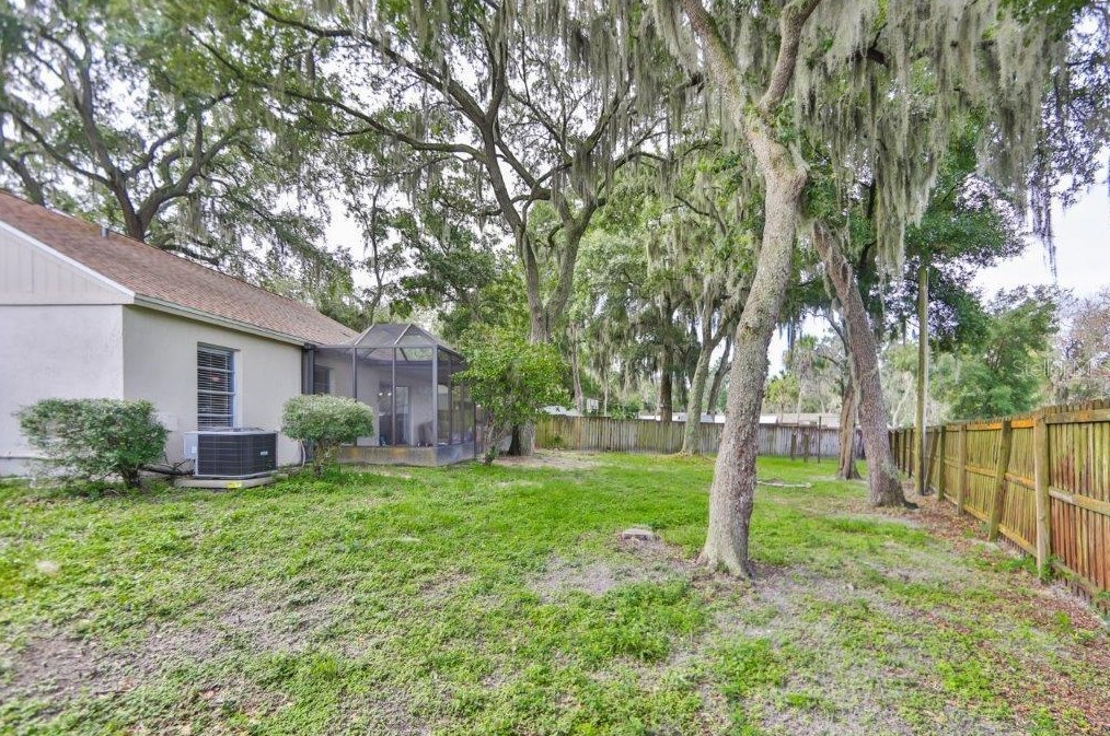 4035 Forecast Dr, Brandon FL  33511-8022 exterior