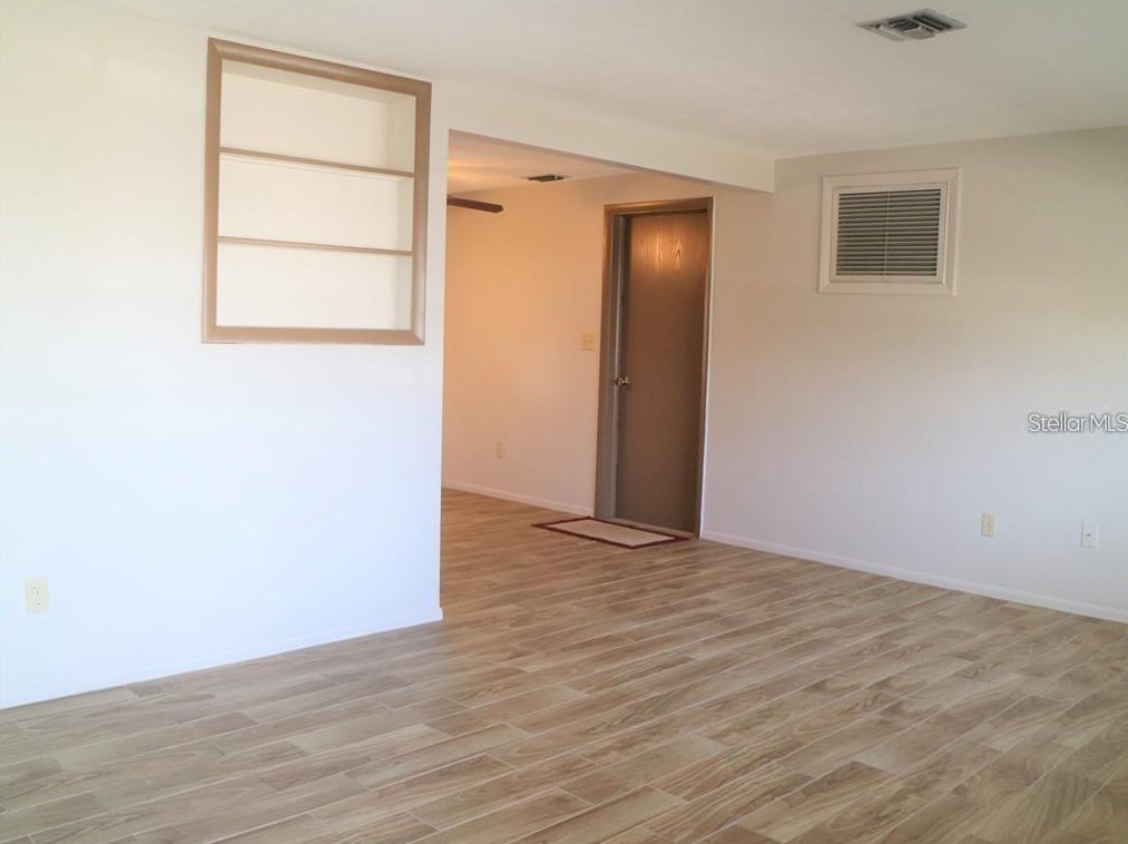 4102 Darlington Rd, Tarpon Springs, FL 34691